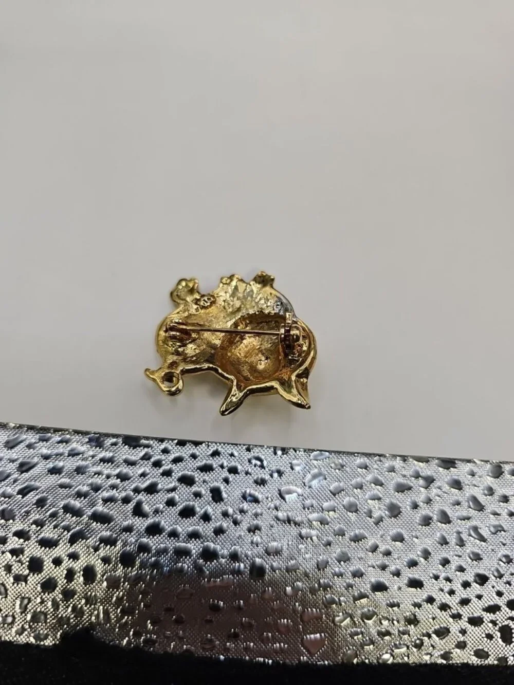 Brooch/pin  Clear Colorless Rhinestones Gold-tone Green Rhinestone Eyes Pig